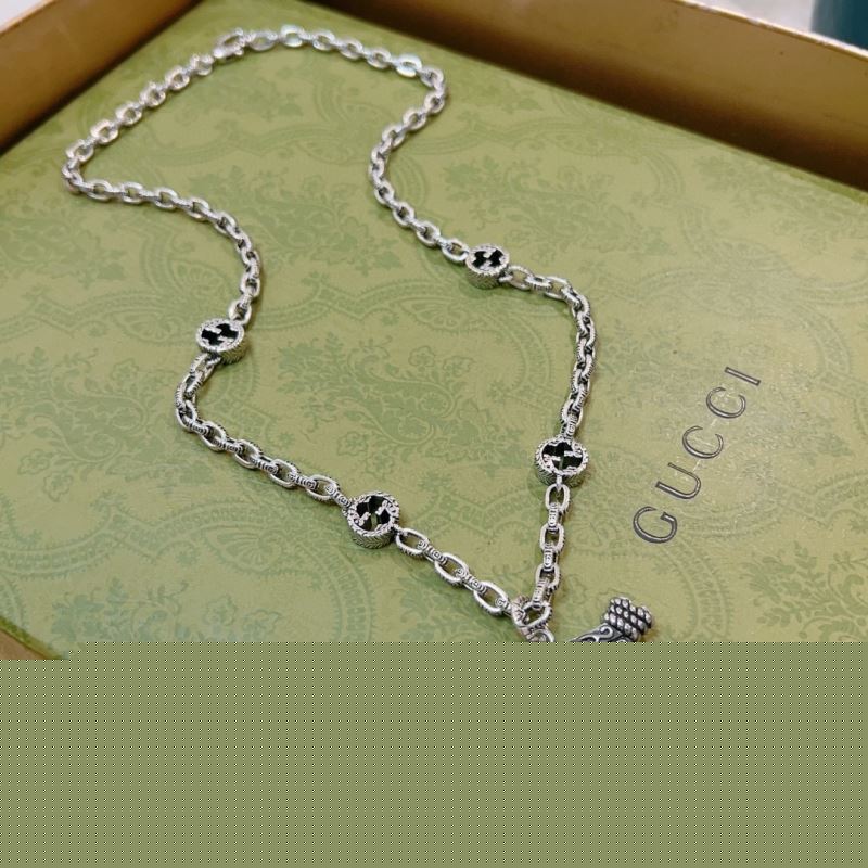 G*u*i necklaces